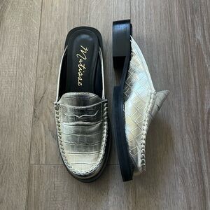 Sz 7 Gold Matisse Loafer WM